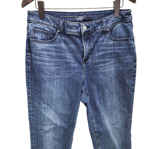 Chico's So Slimming Girlfriend Crops Jeans Women's‎ Size 10 Blue Medium Wash - Picture 9 of 10